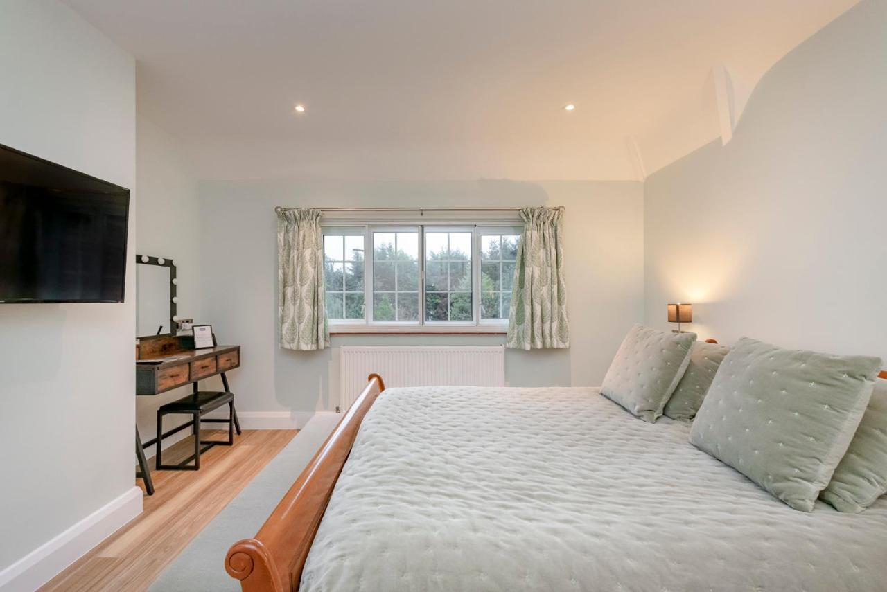 Westleigh Hotel Ashtead Eksteriør billede