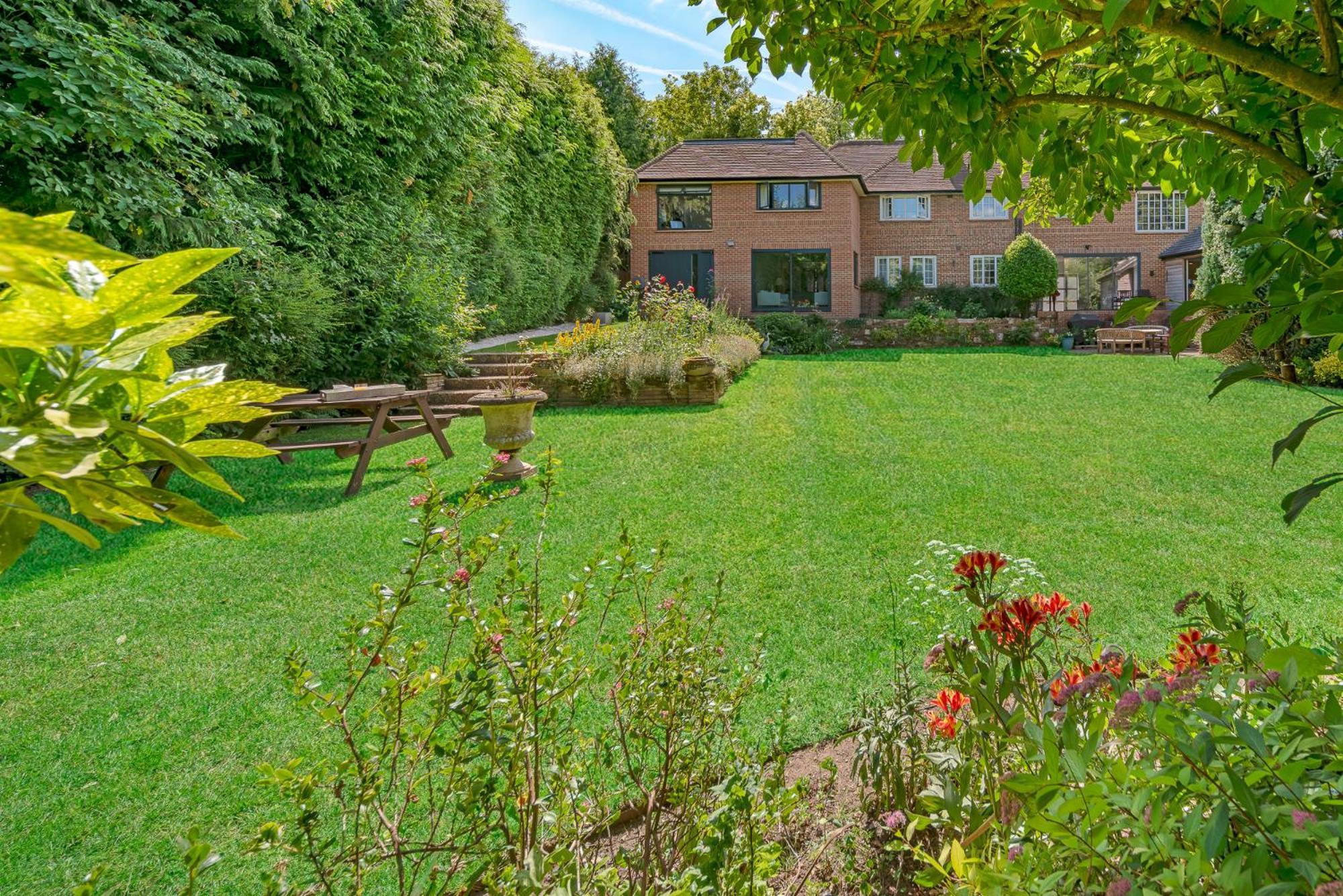 Westleigh Hotel Ashtead Eksteriør billede