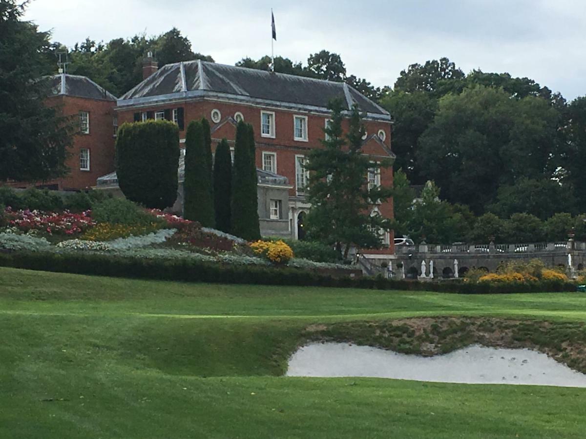 Westleigh Hotel Ashtead Eksteriør billede