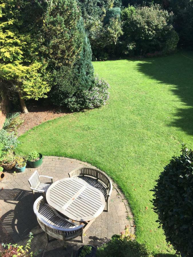 Westleigh Hotel Ashtead Eksteriør billede